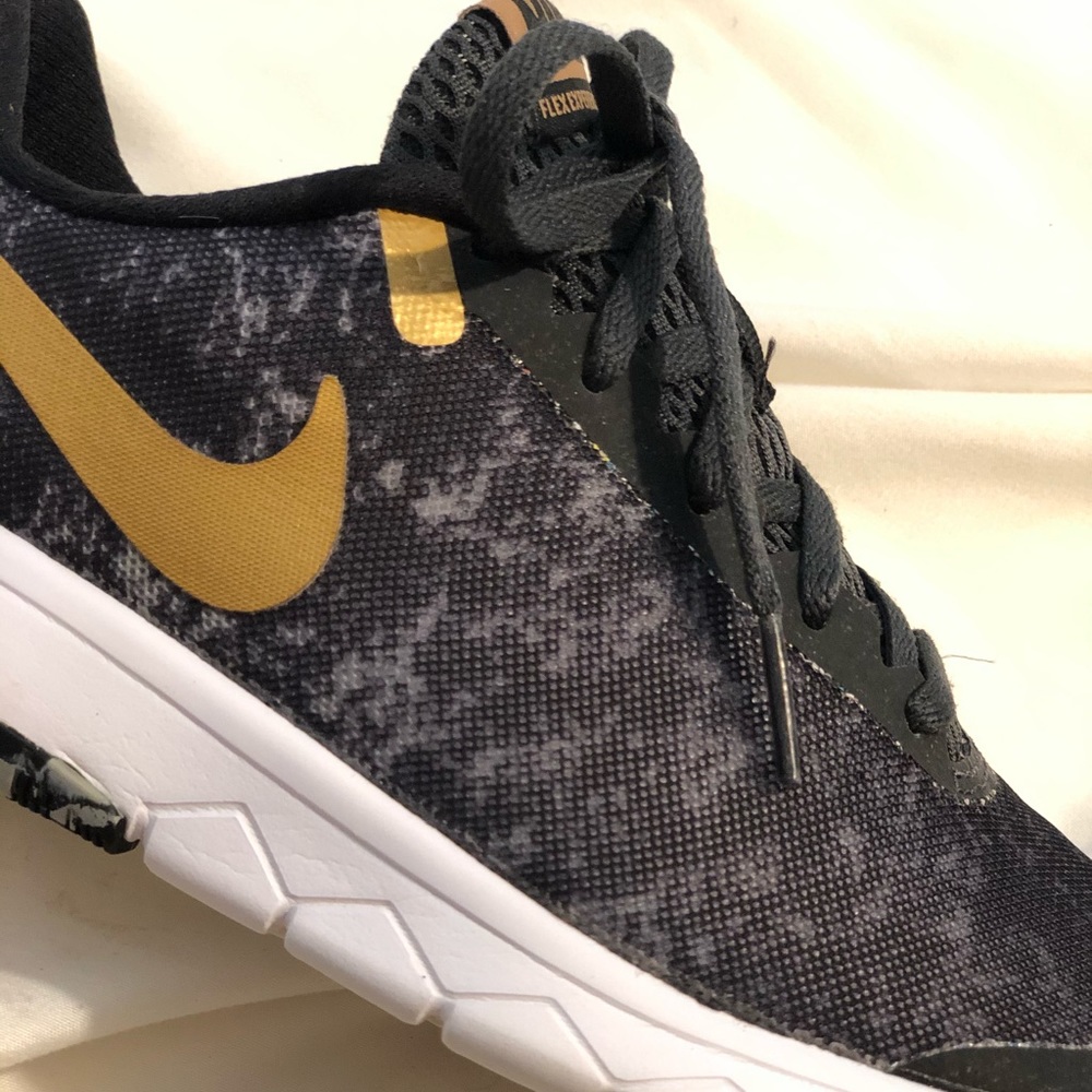 NIKE Flex Experience Women’s Running shoes